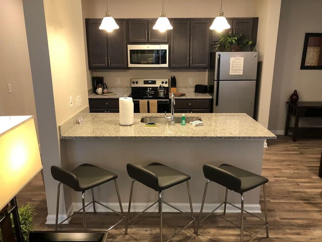 Building Photo - 1408 Broadcloth St