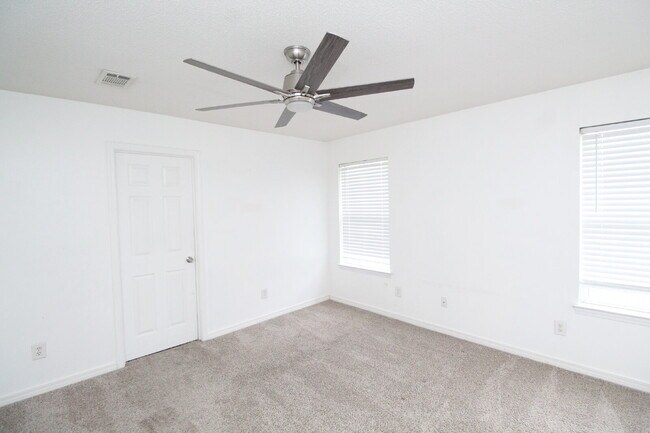 Building Photo - Spacious Southwest Pensacola Home with 2-Car Garage & Fenced Yard – ½ Off First Month’s Rent!