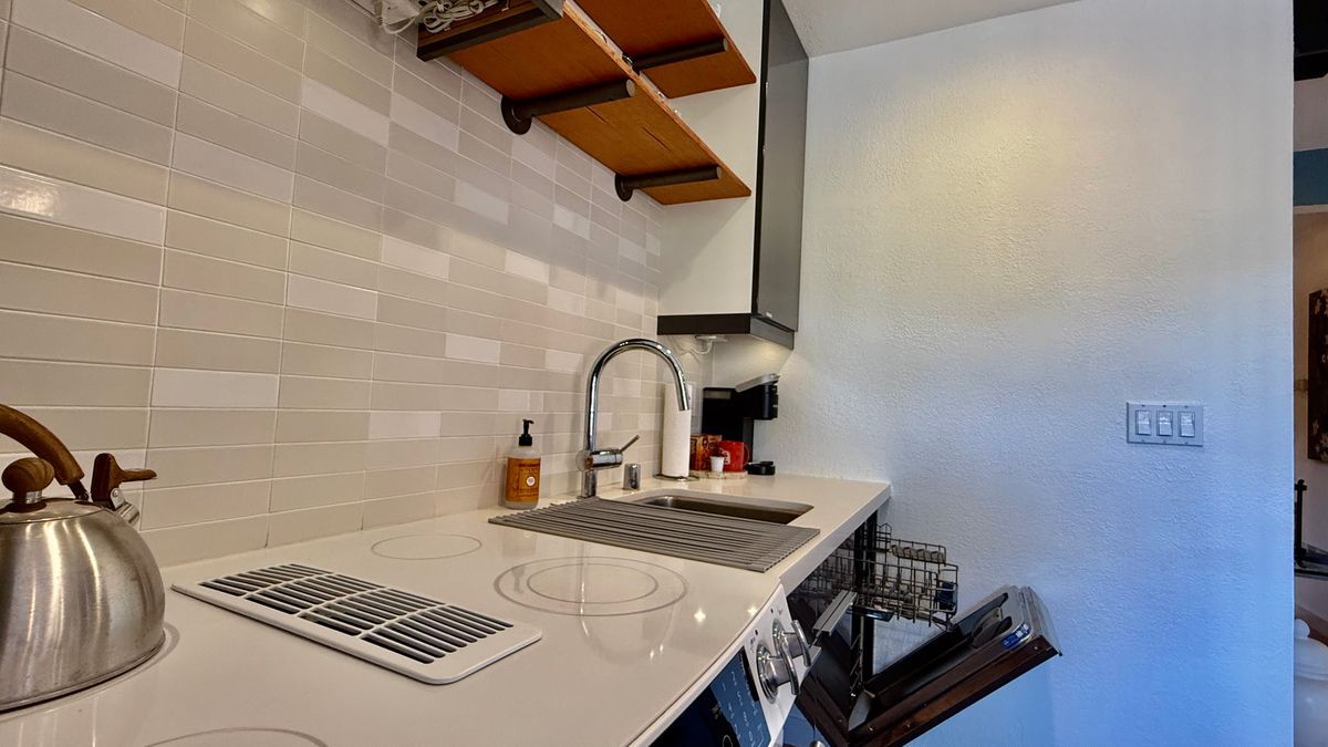 Building Photo - 106 Stanford Way