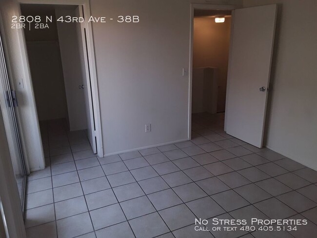 Building Photo - 2 Bed Condo at 43rd Ave and Thomas!
