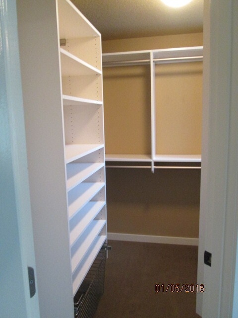 Building Photo - Classy townhome -Wonderful  3 Bedroom Townhome - EZ access to 205 within minutes -