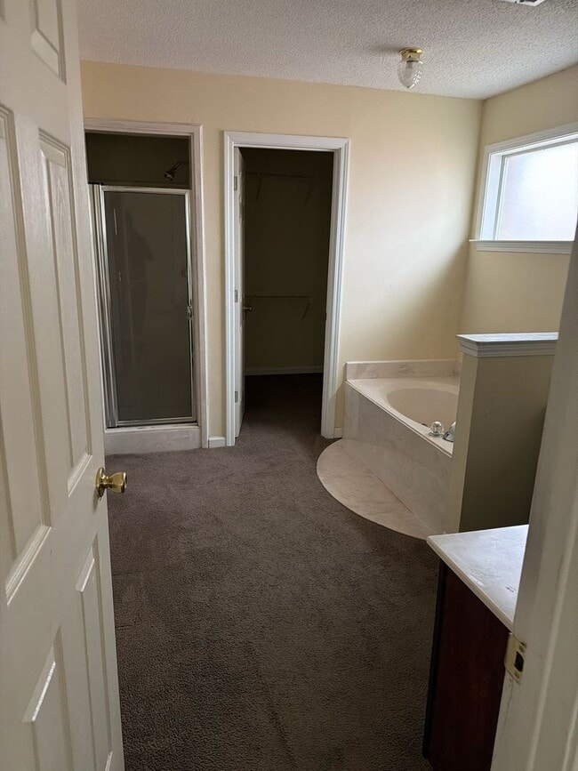 Building Photo - 4 Success Realty now offering this beautiful 3 bedrooms 2.5 bath