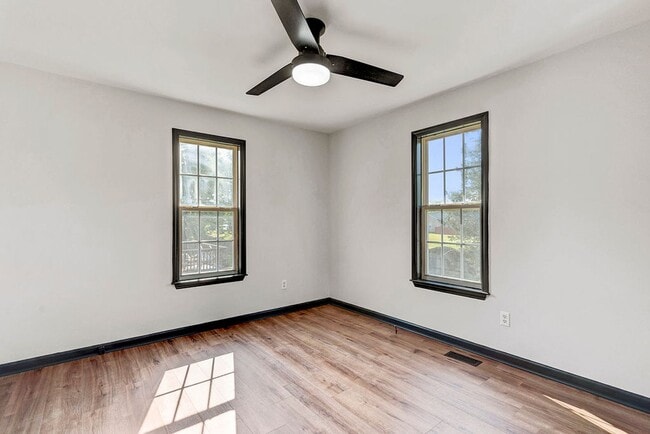 Building Photo - 928 S Willhaven Dr