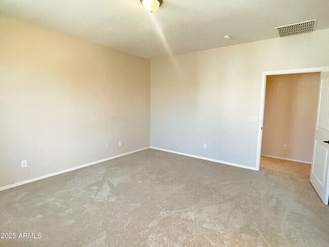 Building Photo - 3507 S Falcon Dr