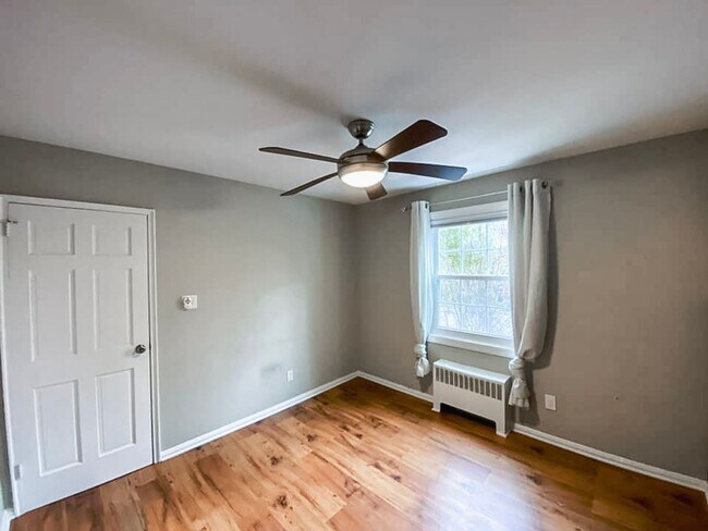 Building Photo - Charming 3 Bedroom, 2 Bath Home in Welcoming Warwick Village