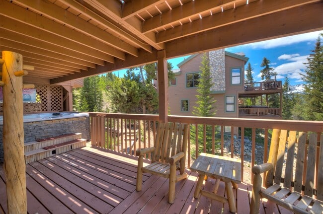 Building Photo - Beautiful home near bus route Breckenridge! 5 bedrooms and VIEWS!  Flexible Lease Terms