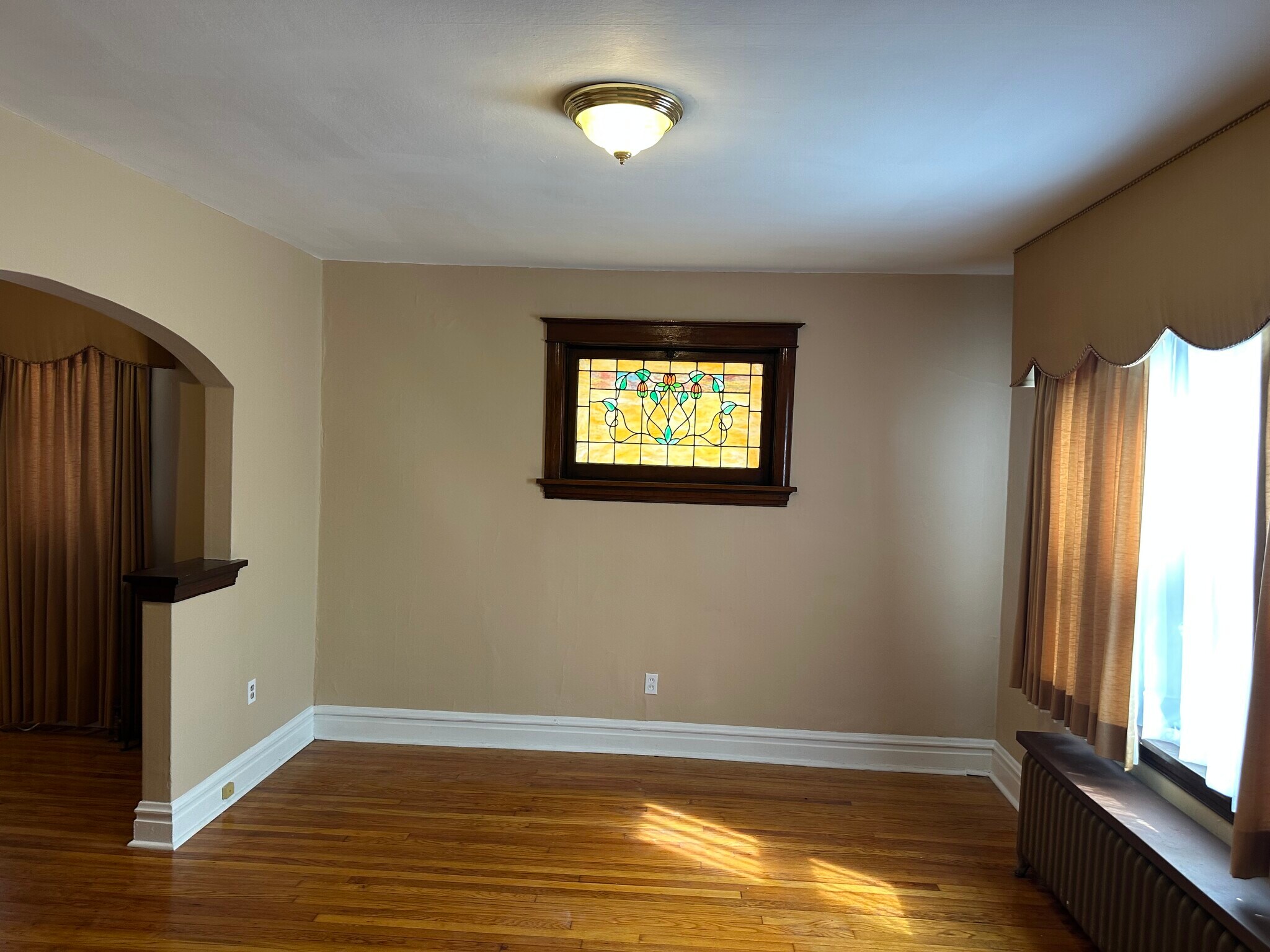 Living Room unit 1 - 4947 Cote Brilliante Ave