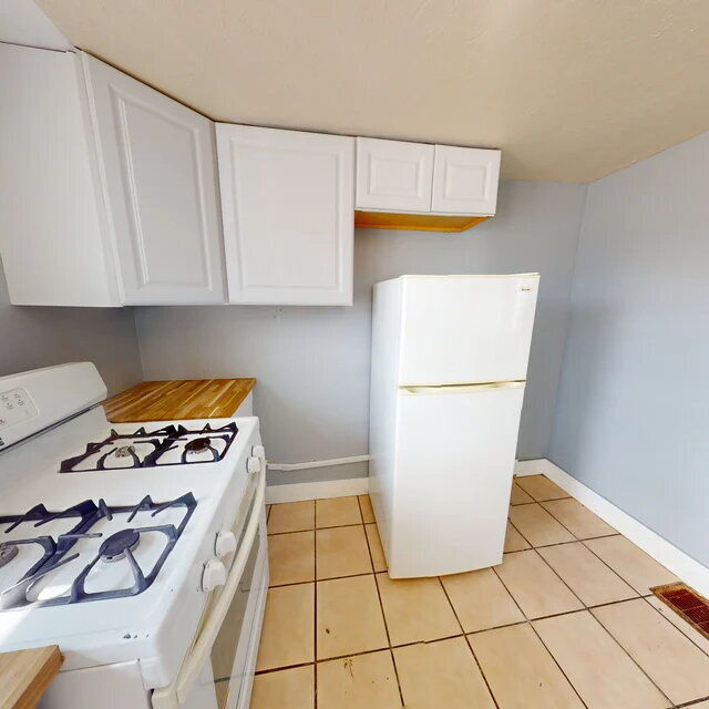 Building Photo - Spacious studio living in Sharon, PA!