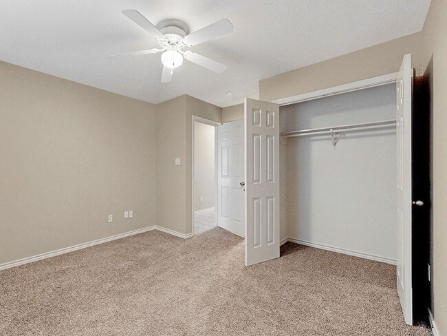 Building Photo - 1421 Western Oaks Ct