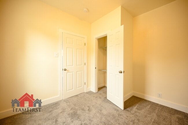 Building Photo - 1115 Cardinal Ln