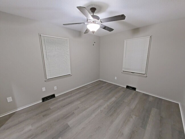 Building Photo - Spacious 3-Bedroom Home with Garage, Finished Basement & Fenced Yard