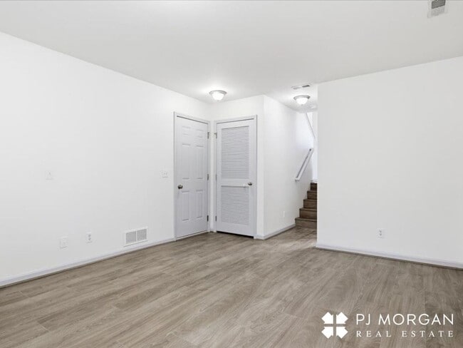 Building Photo - 19378 V St