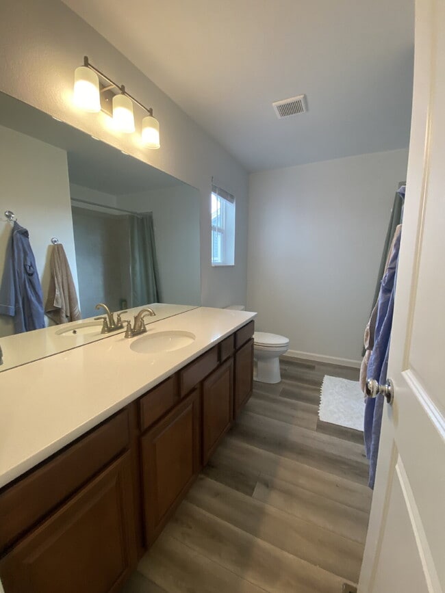 Building Photo - 3 bedroom - Shady Ridge