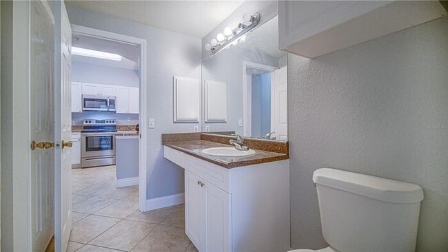 Building Photo - 2 Bedroom condo with 2 Baths and balcony minutes from The Mall at Millenia