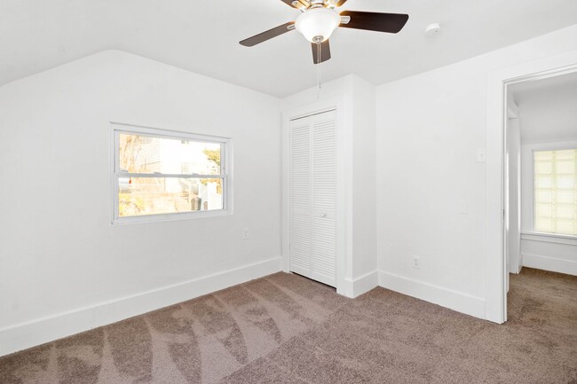 Building Photo - AVAILABLE SEPT 1ST!! UPDATED & SPACIOUS 3-...