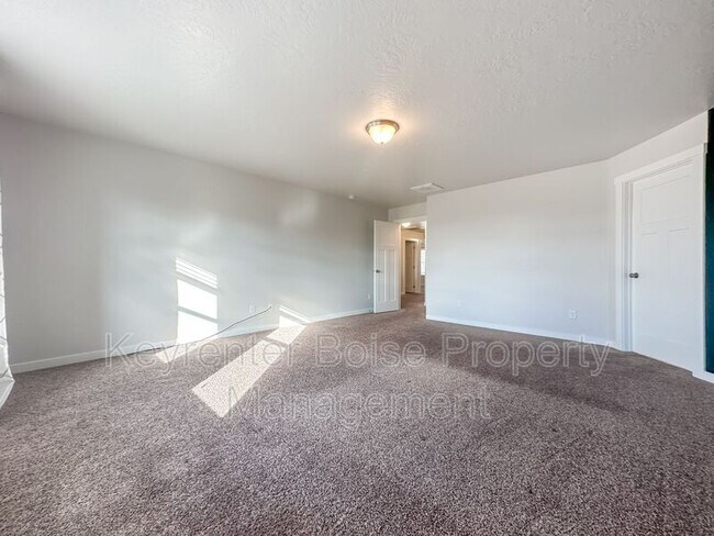 Building Photo - 4661 N Alester Ave