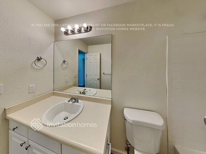 Building Photo - 6840 Quarter Circle Rd