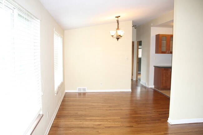 Building Photo - 359 N Eton St
