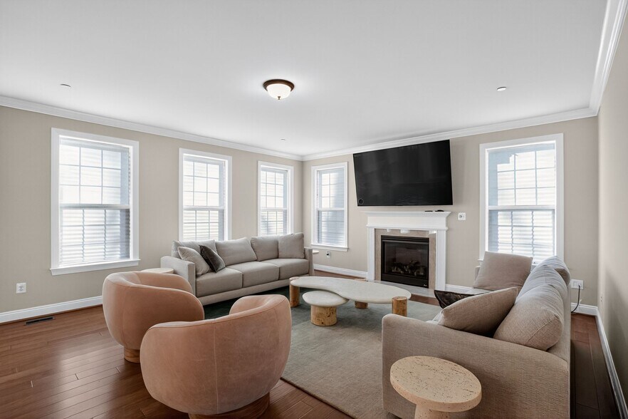 Building Photo - 7986 Benjamin Stoddert Ct