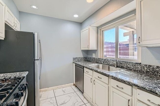Building Photo - 6446 Ironbark Ln