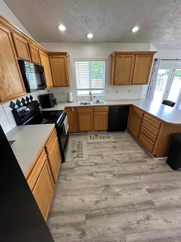 Building Photo - 270 E 15th N St