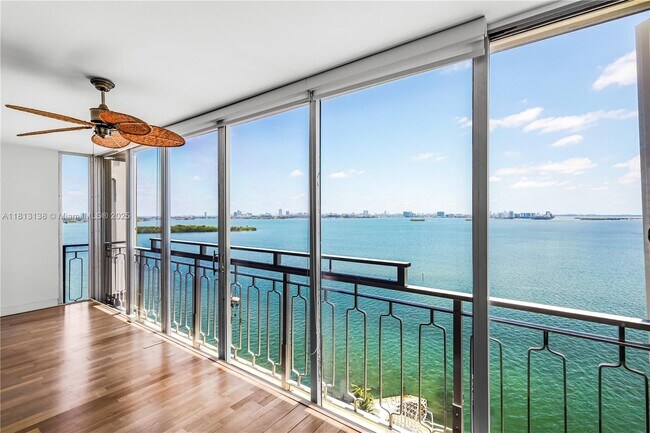 Building Photo - 11111 Biscayne Blvd