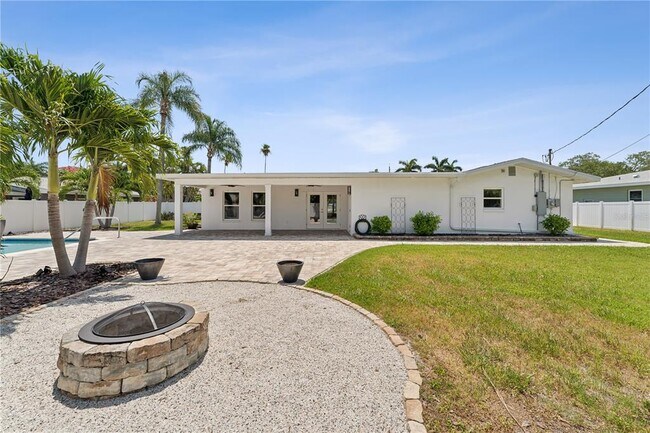 Building Photo - 3800 Bayshore Blvd NE
