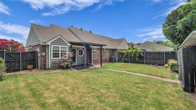 Building Photo - 1407 Broadmoor Dr