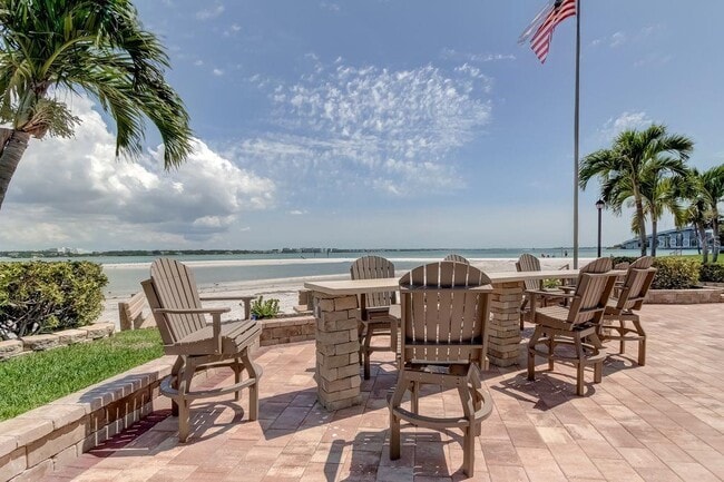 Building Photo - 845 S Gulfview Blvd