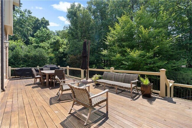 Building Photo - 6327 Howell Cobb Ct