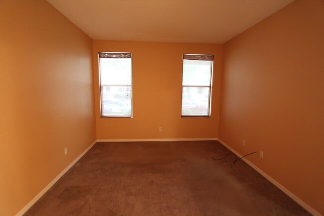 Building Photo - Available NOW! BEAUTIFUL  2 BD/2BA Home in...