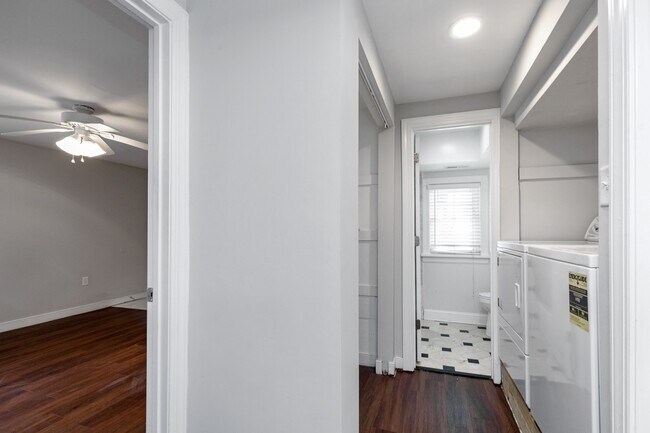 Building Photo - 706 Catherine St