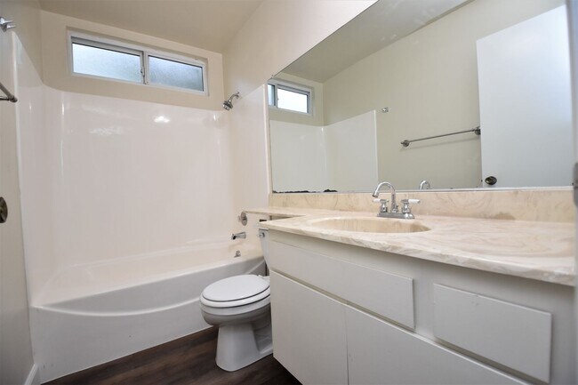 Building Photo - 3324 Lillard Dr