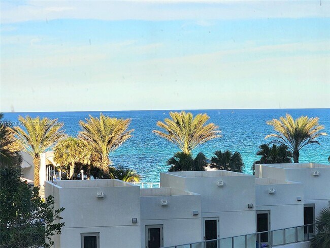 Building Photo - 3505 S Ocean Dr