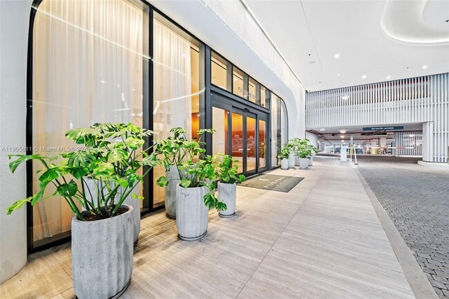 Building Photo - 501 West Ave