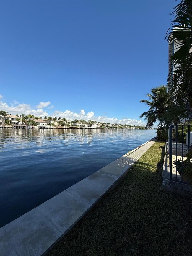 Building Photo - 2200 S Ocean Dr