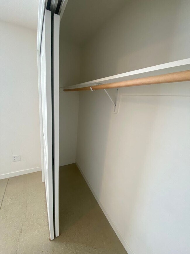 Building Photo - 1540 Park St