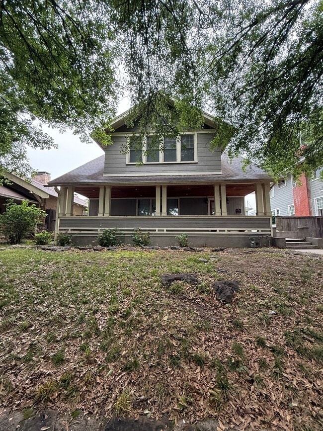 Building Photo - Charming For Lease Opportunity in Historic Carlton Place!
