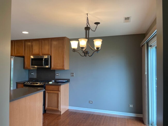 Building Photo - 615 Hawley Dr