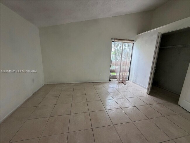 Building Photo - 4634 NW 185th St