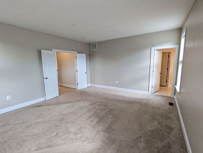 Building Photo - STUNNING Single Family Home in Brunswick C...