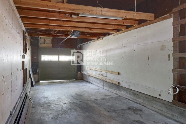 Building Photo - 3 bedroom Single Story Home for Rent in Sh...