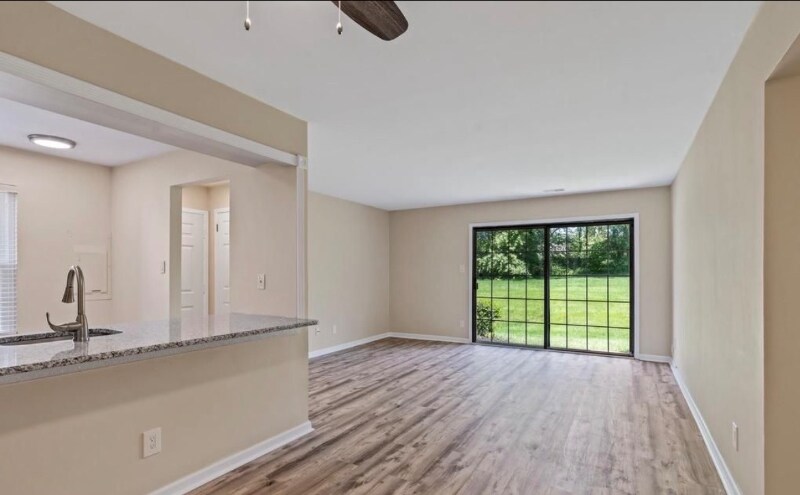 Building Photo - 318A Delancey Pl