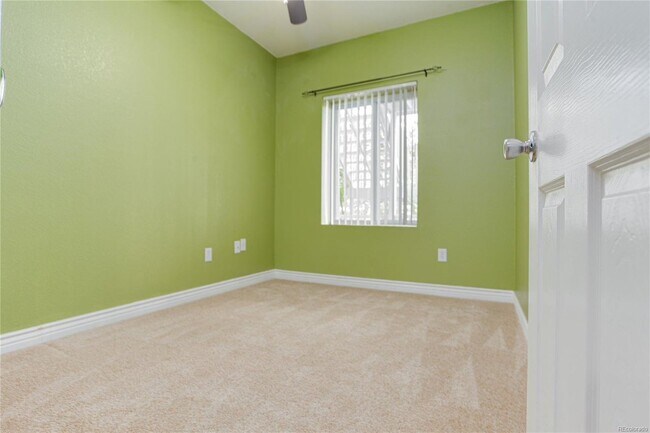 Building Photo - AVAILABLE SEPTEMBER! Unbeatable Sunnyside ...
