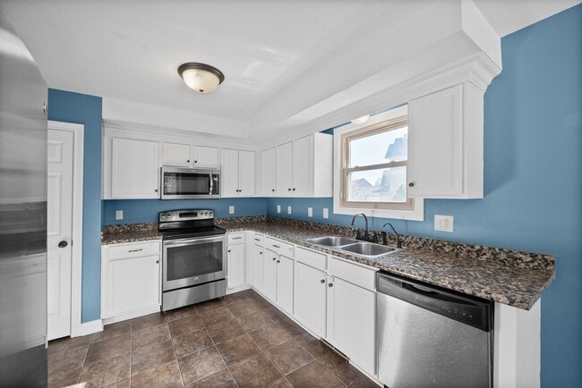 Building Photo - 3469 Bradfield Dr