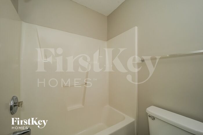 Building Photo - 821 Blazingwood Dr