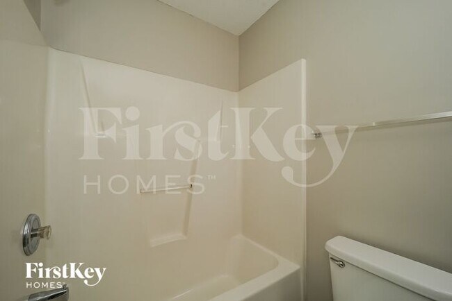 Building Photo - 821 Blazingwood Dr