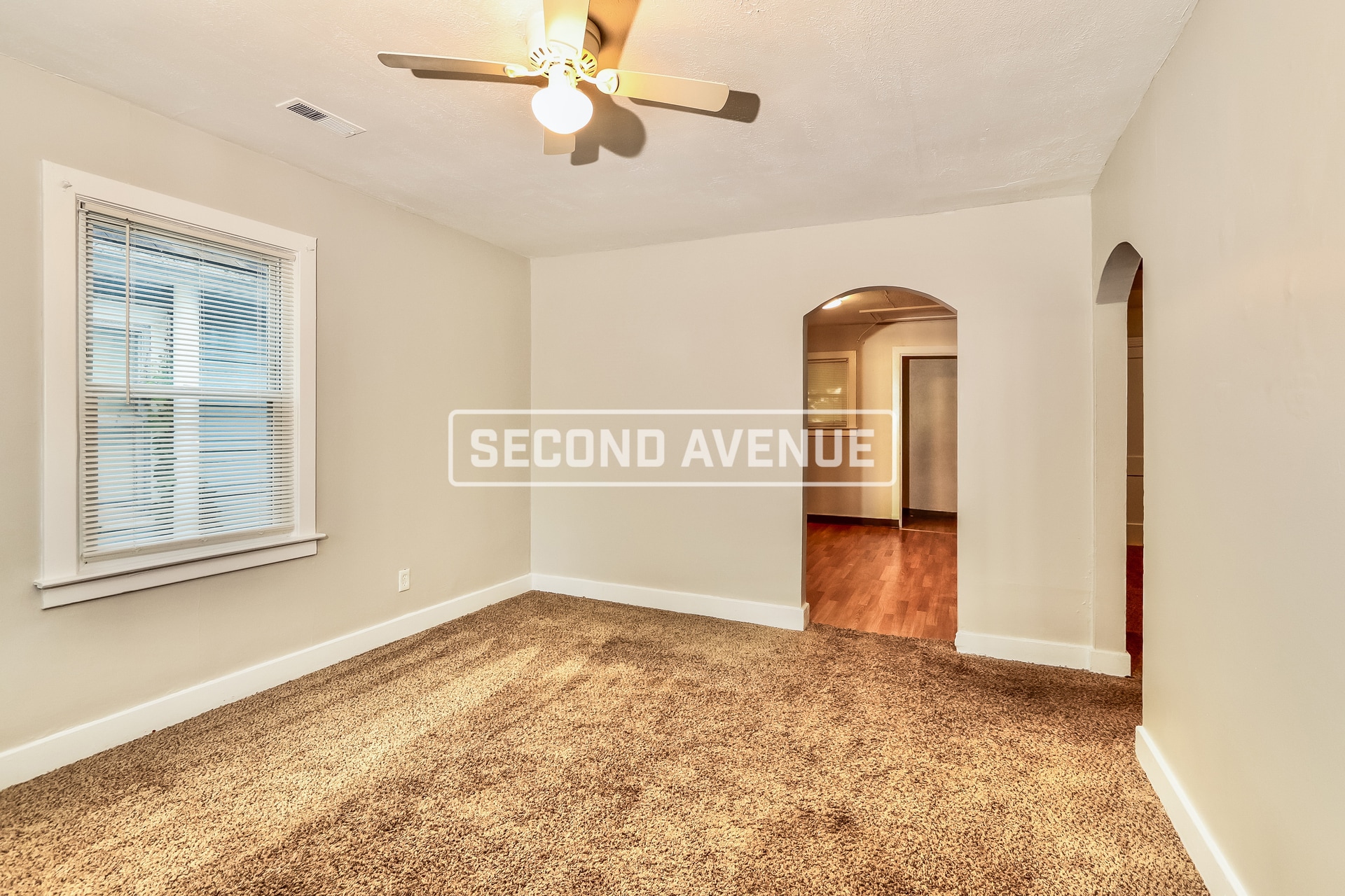 Building Photo - 3746 Kahlert Ave