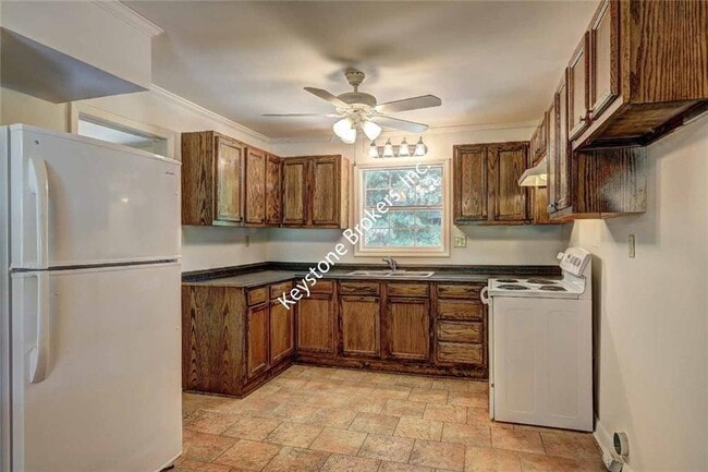 Building Photo - 2577 Graywall St