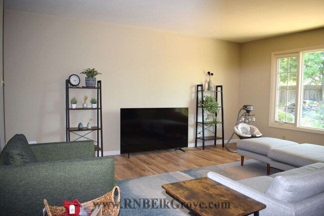Building Photo - 9006 El Patio Ct